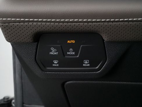 Certified 2024 Volkswagen Atlas SEL AWD/4WD image 27
