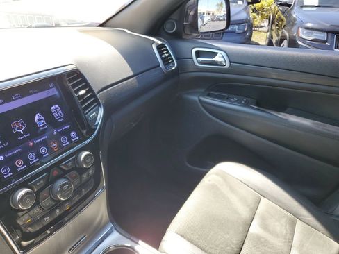 Used 2019 Jeep Grand Cherokee Altitude image 19