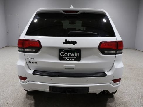 Used 2018 Jeep Grand Cherokee Altitude AWD/4WD image 18