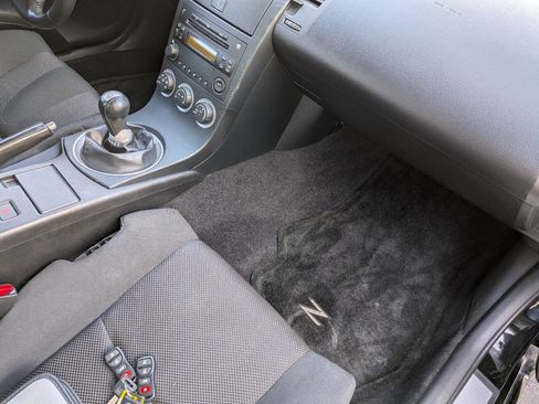 Used 2004 Nissan 350Z Enthusiast image 15