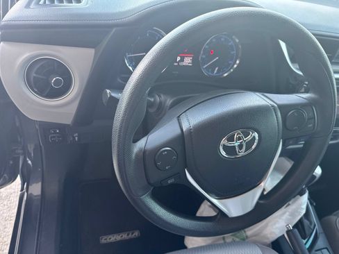 Used 2019 Toyota Corolla LE FWD image 6