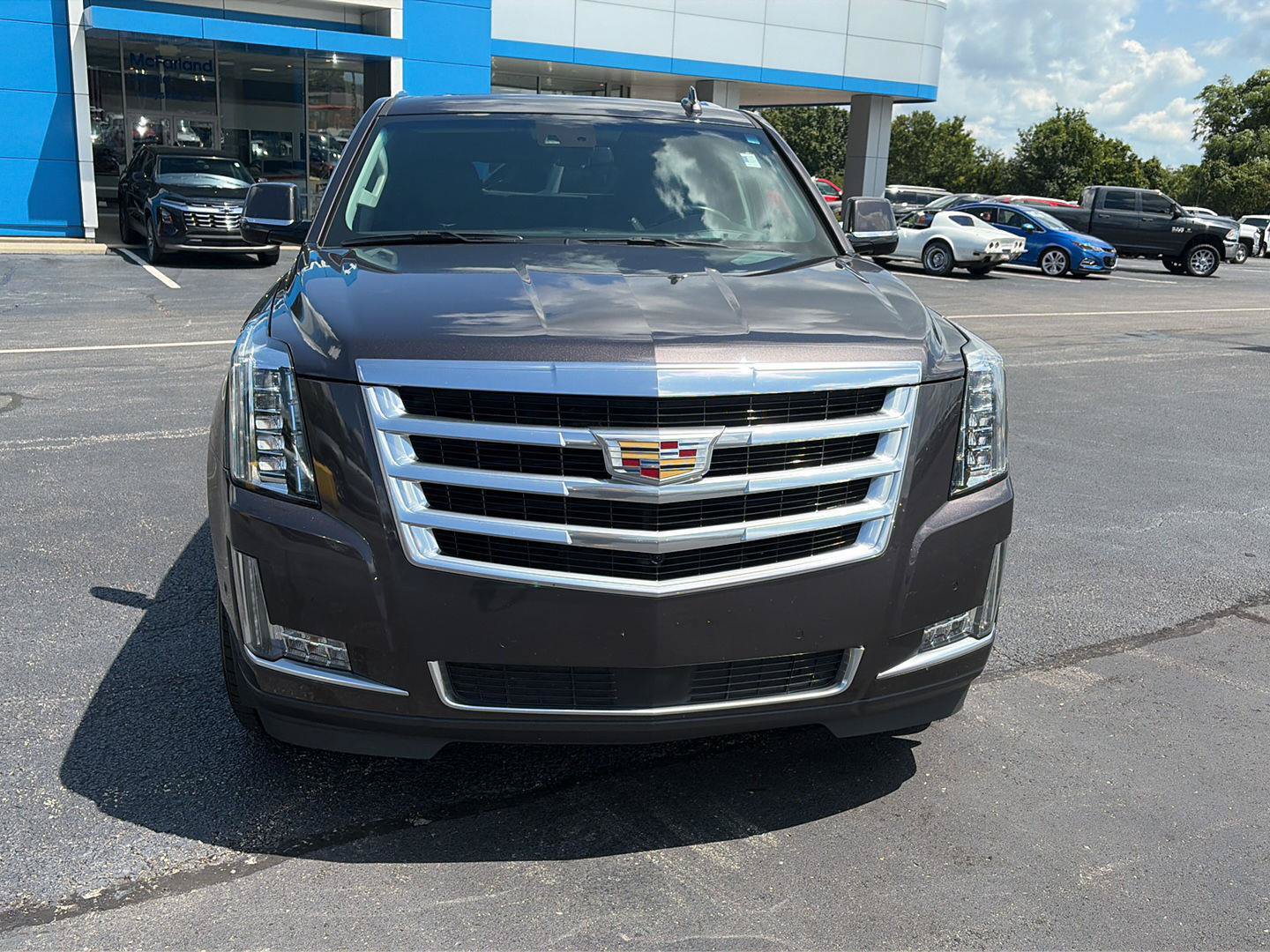 Used 2017 Cadillac Escalade Premium Luxury AWD/4WD image 8