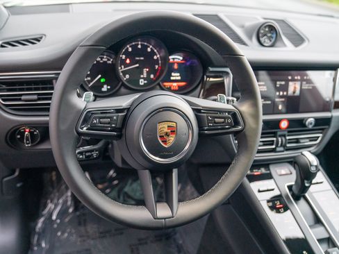 Certified 2026 Porsche Macan AWD/4WD image 14