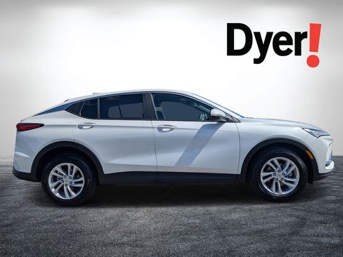 Certified 2024 Buick Envista Preferred image 2