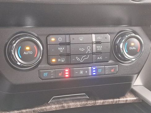 Used 2019 Ford F250 Lariat w/ Lariat Ultimate Package image 16