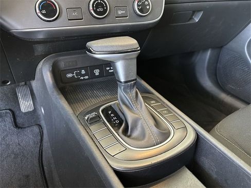 Used 2024 Hyundai Kona SE image 26