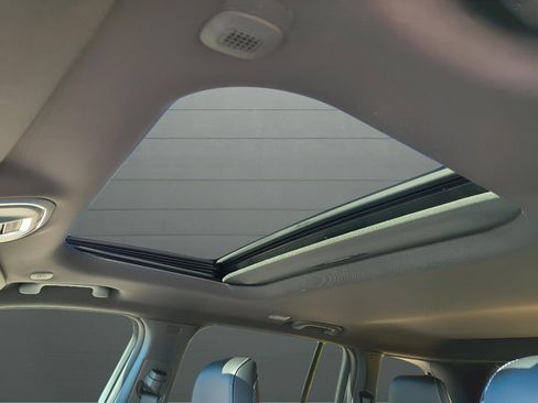 New 2025 Jeep Grand Cherokee Altitude image 27