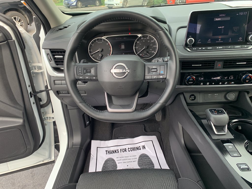 Certified 2025 Nissan Rogue SV FWD image 21