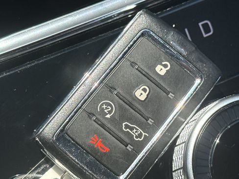 Used 2022 Jeep Grand Cherokee Altitude AWD/4WD image 36