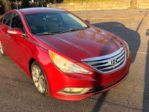 Used 2014 Hyundai Sonata SE image 2