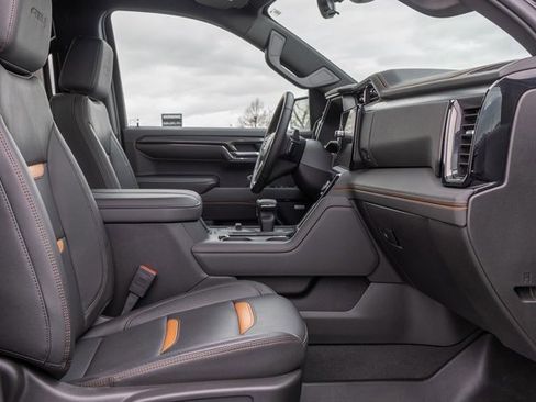 Used 2024 GMC Sierra 1500 AT4 w/ Technology Package image 7