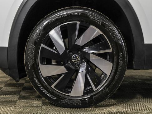 Used 2024 Volkswagen Atlas Cross Sport SE image 21