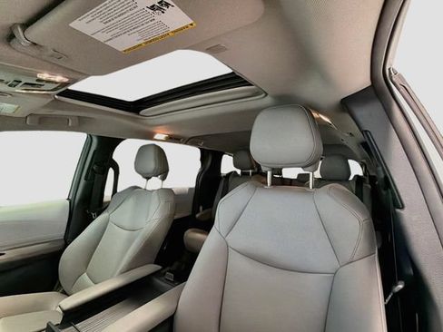 Certified 2026 Toyota Sienna XLE AWD/4WD image 18