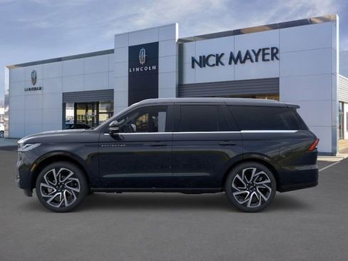 New 2026 Lincoln Navigator Black Label AWD/4WD image 3
