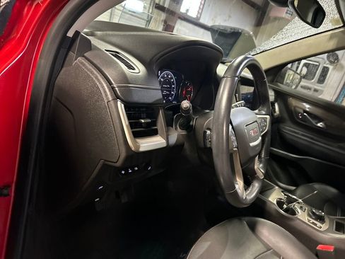 Used 2022 GMC Terrain Denali w/ Denali Premium Package image 14