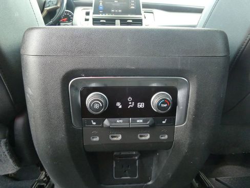 Certified 2021 Chevrolet Suburban High Country AWD/4WD image 22