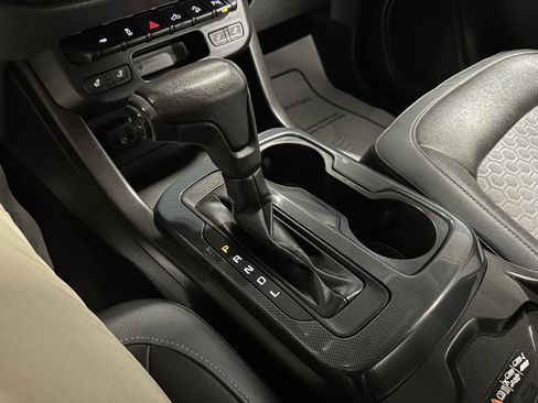 Used 2020 Chevrolet Colorado Z71 image 14