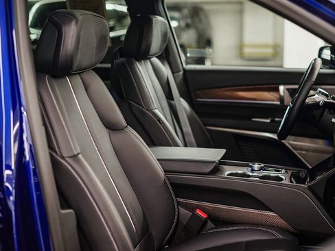 Used 2026 Cadillac Vistiq Sport image 18