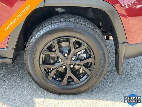 Certified 2024 Jeep Grand Cherokee Altitude AWD/4WD image 12