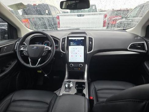 Certified 2024 Ford Edge SEL w/ Convenience Package AWD/4WD image 4