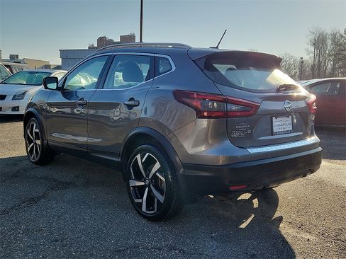 Used 2022 Nissan Rogue Sport SL w/ Premium Package image 4