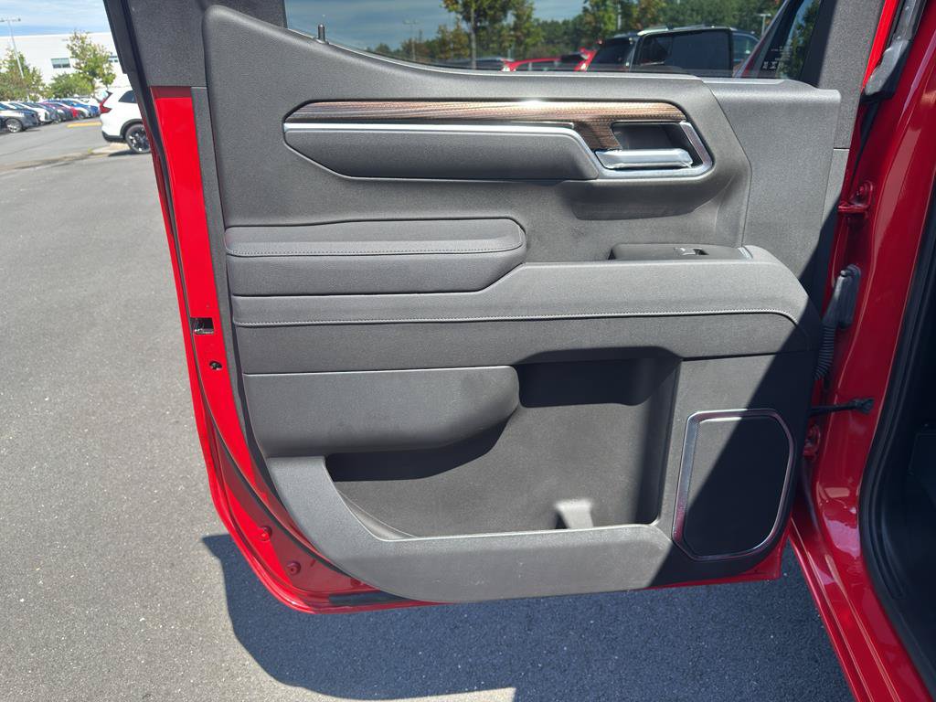 Certified 2025 Chevrolet Silverado 1500 LT AWD/4WD image 23