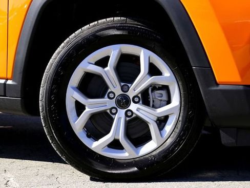 New 2026 Jeep Compass Latitude image 2