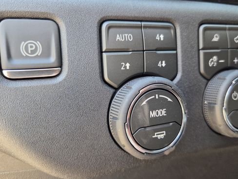 New 2026 Chevrolet Silverado 1500 High Country AWD/4WD image 32