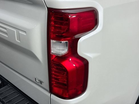 Used 2021 Chevrolet Silverado 1500 LT RWD image 47
