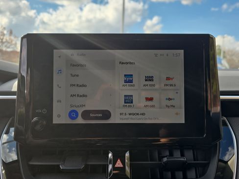 Used 2023 Toyota Corolla LE image 20