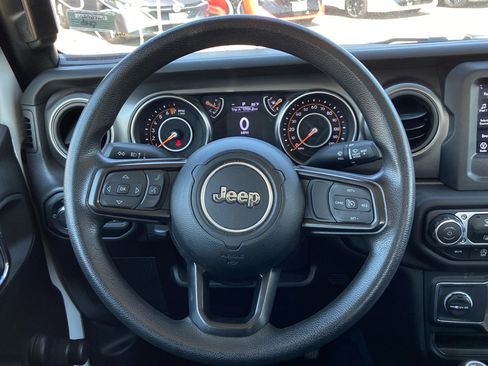 Used 2023 Jeep Gladiator Sport AWD/4WD image 14