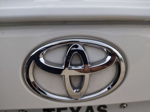 Used 2024 Toyota RAV4 XLE AWD/4WD image 19