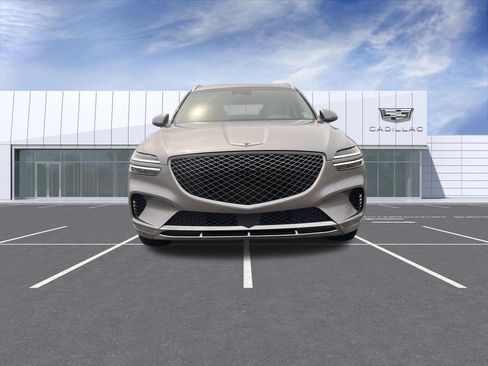 Used 2025 Genesis GV70 2.5T AWD/4WD image 3