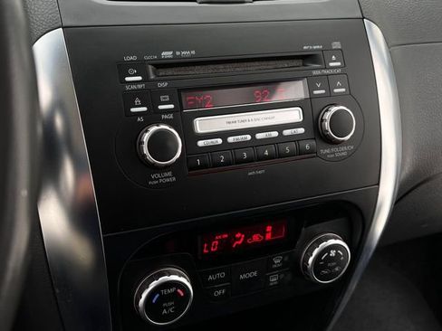 Used 2010 Suzuki SX4 Touring AWD/4WD image 19