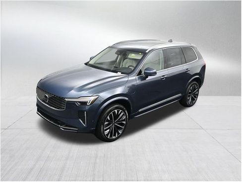 New 2026 Volvo XC90 T8 Ultra w/ Protection Package Premier AWD/4WD image 13