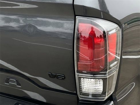 Used 2023 Toyota Tacoma Limited image 7