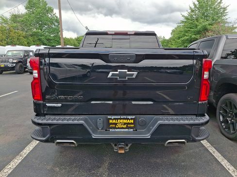 Used 2021 Chevrolet Silverado 1500 LT Trail Boss w/ Convenience Package II AWD/4WD image 8