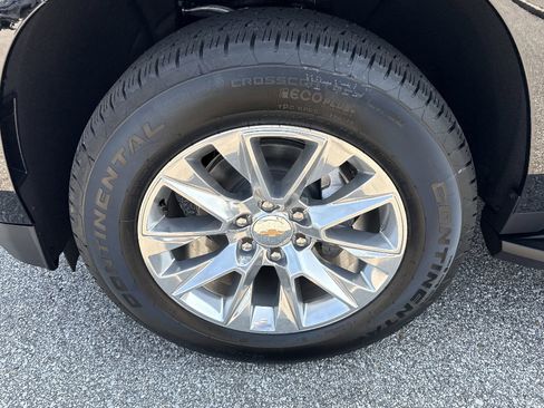 New 2025 Chevrolet Suburban Premier RWD image 9