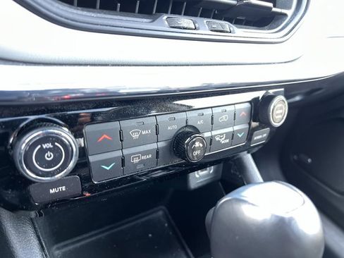 Used 2022 Jeep Compass Limited w/ Sun and Sound Group image 11