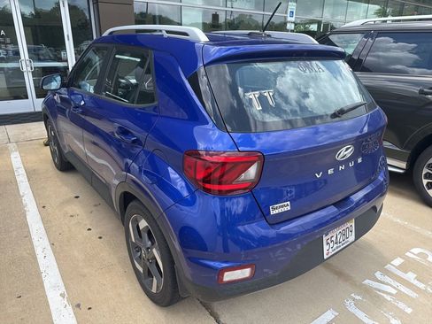 Certified 2024 Hyundai Venue SEL FWD image 6