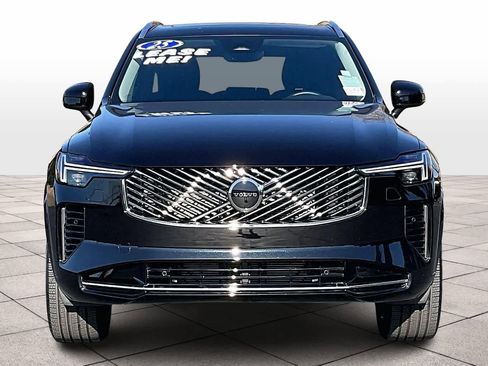 Used 2025 Volvo XC90 B5 Core w/ Protection Package Premier image 3