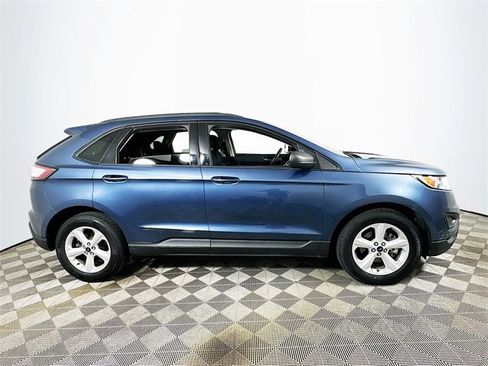 Used 2018 Ford Edge SE image 2