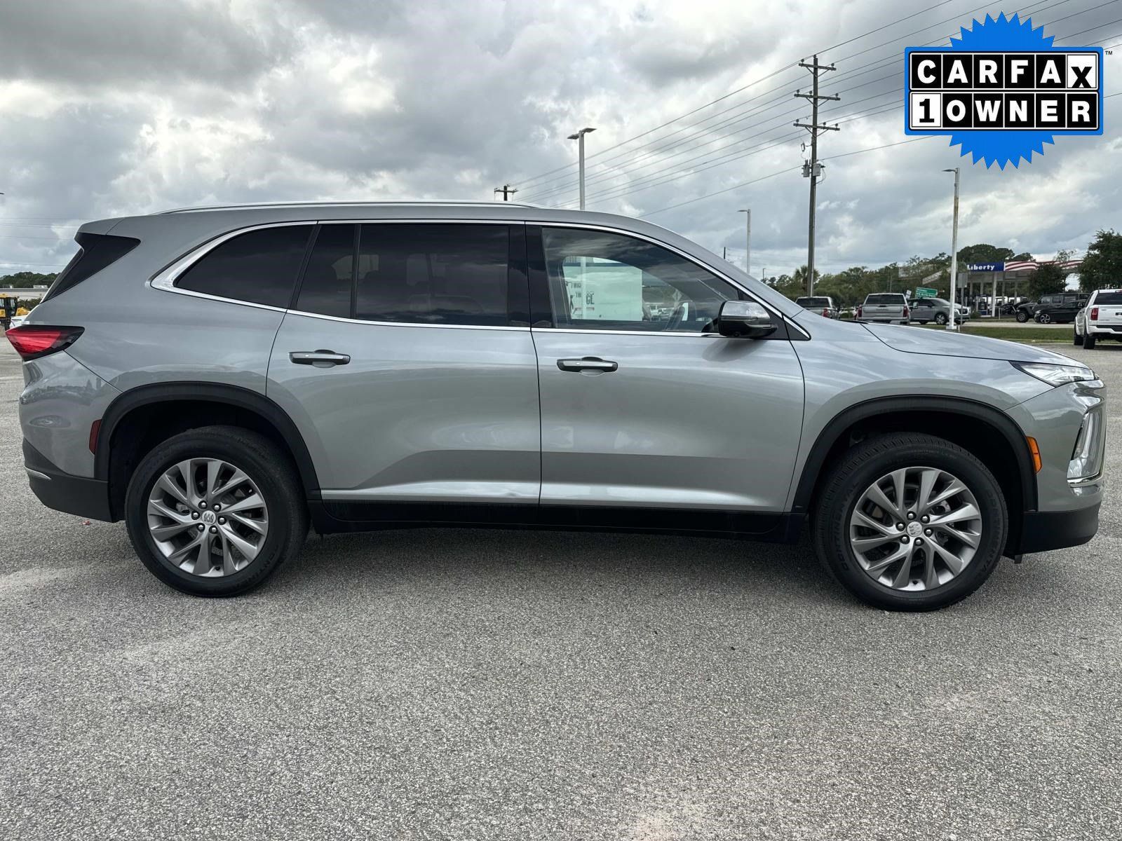 Used 2026 Buick Enclave Preferred AWD/4WD image 2