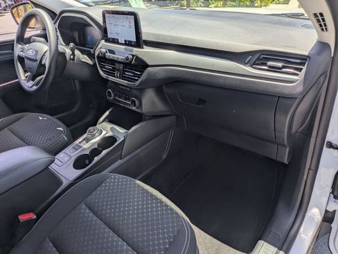 Used 2025 Ford Escape Active AWD/4WD image 30