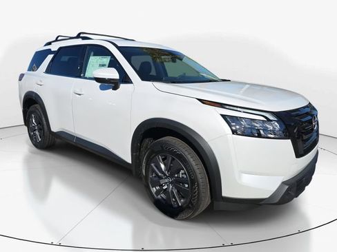 New 2025 Nissan Pathfinder SV w/ Black Appearance Package image 2
