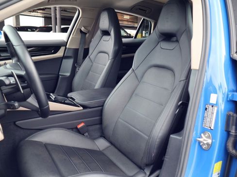 Certified 2024 Porsche Panamera image 5