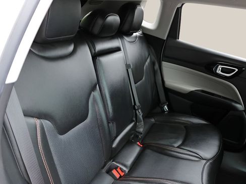 Used 2022 Jeep Compass Limited AWD/4WD image 16