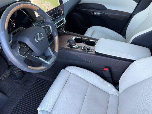 Used 2024 Lexus RX 350 AWD w/ Convenience Package image 9