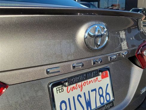Used 2021 Toyota Camry SE image 20