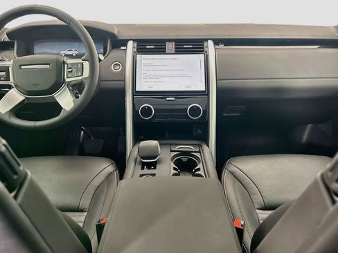 Used 2025 Land Rover Discovery S AWD/4WD image 13